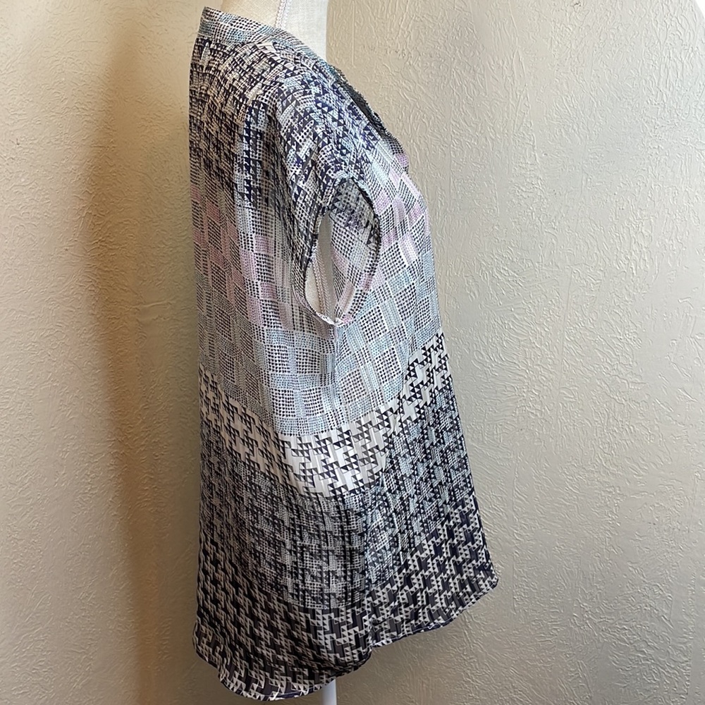 Cabi Ladies Sheer 1/2 Button Down Pattern Blouse - image 5